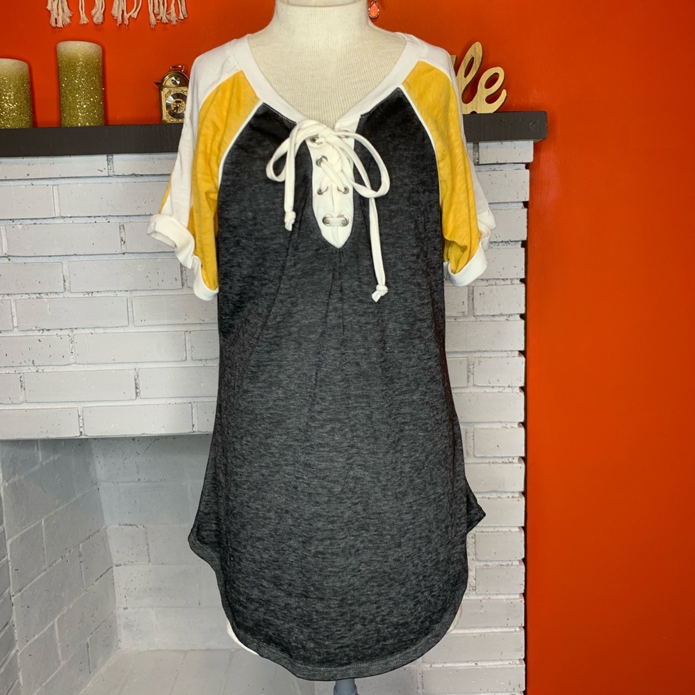 No Boundaries Cross String Heathered Blouse - Picture 2 of 5
